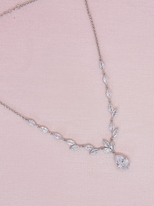 Deb necklace in silver with crystals