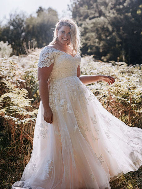 A-line wedding dress with short sleeves