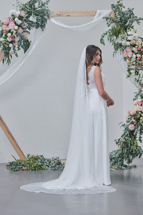 Single long veil with ribbon edge