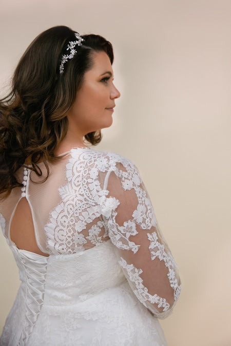 Lace keyhole back wedding dress