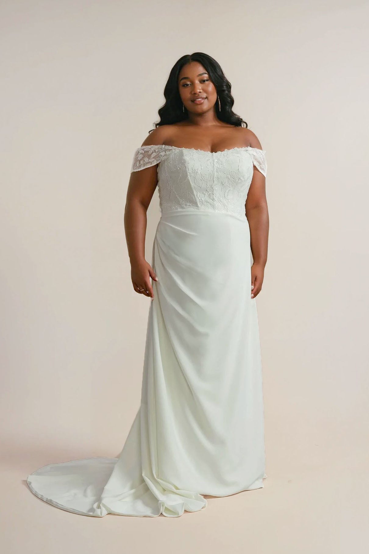 elegant wedding dresses in plus sizes
