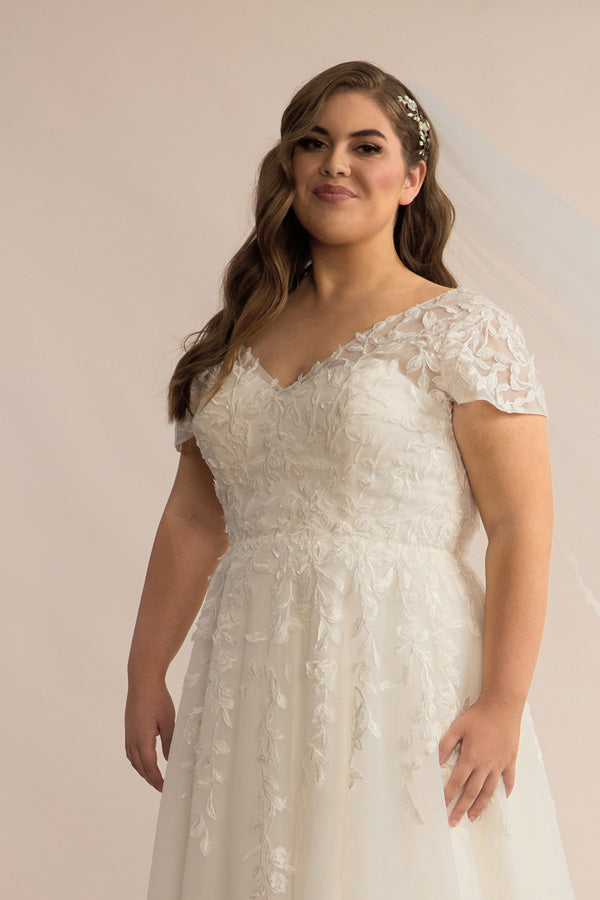Short sleeve wedding dress