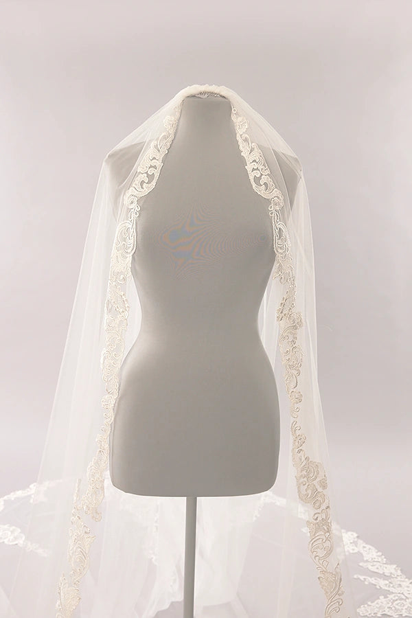 Traditional cathedral veil