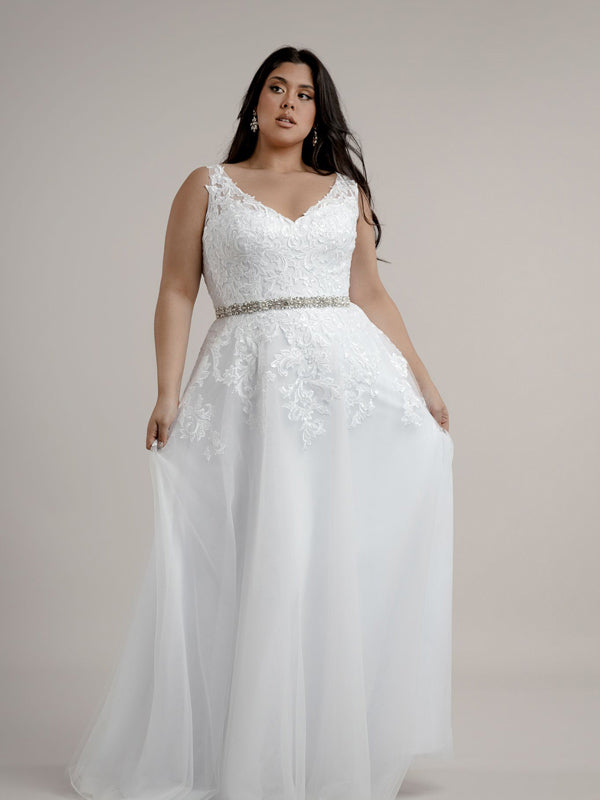 Trainless plus size wedding dresses