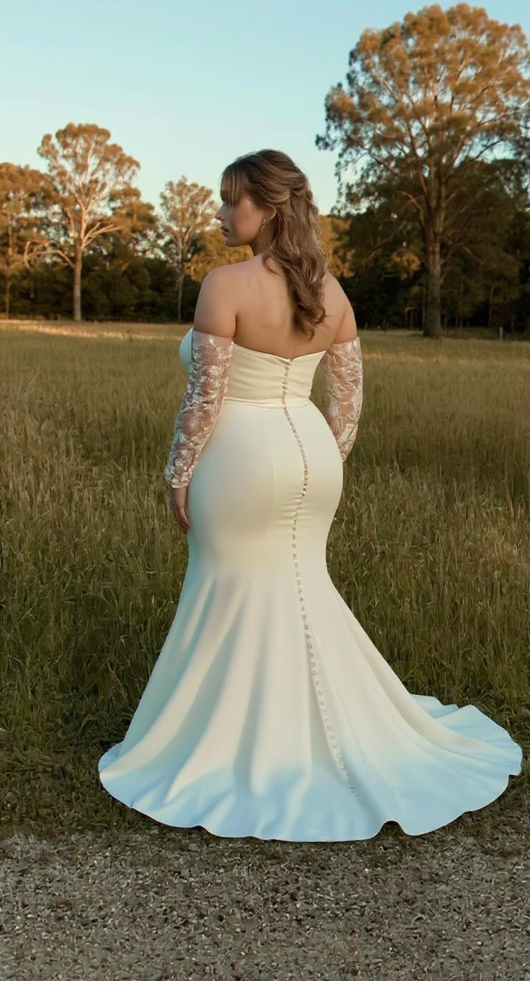 long sleeve fitted wedding dress