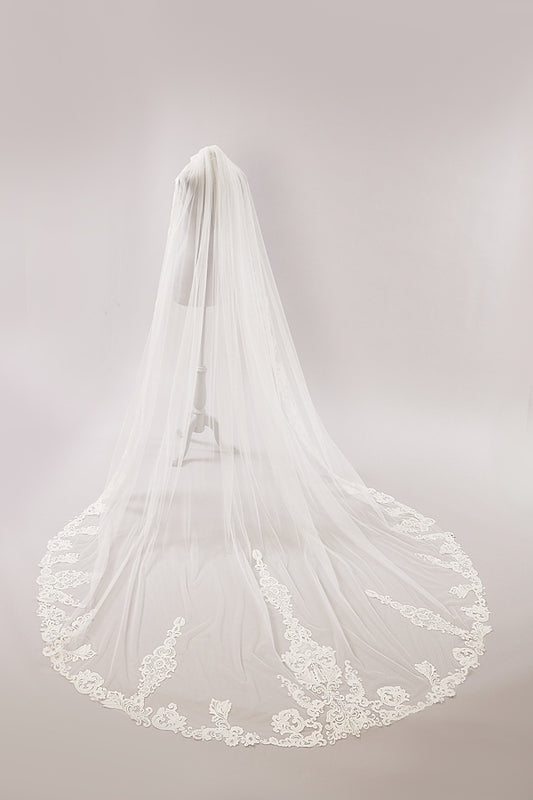 Ivory lace edge traditional veils for brides